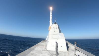 Крупнейшие американские эсминцы хотят вооружить гиперзвуковыми ракетами