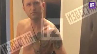 Опубликованы кадры задержания сторонника Навального за избиение мужчины