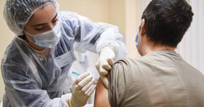 На вакцинацию от COVID-19 записались 300 тысяч украинцев