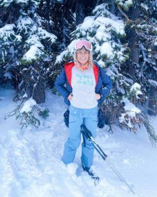 Челси Хэндлер получила множественные травмы во время спуска с горы на лыжах