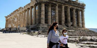 Никакого карантина. Греция начала принимать вакцинированных туристов из Израиля