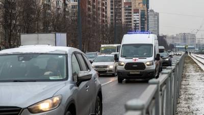 Молодой петербуржец попал в больницу после встречи с хулиганами