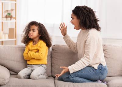 Как не проявлять злость и агрессию к ребенку: советы от психологов