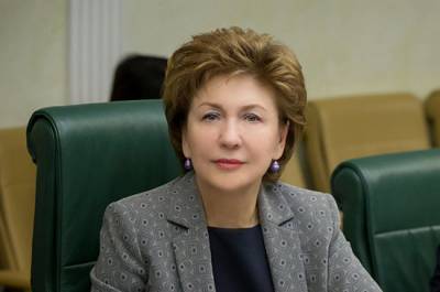 Карелова назвала своевременными меры правительства по поддержке безработных