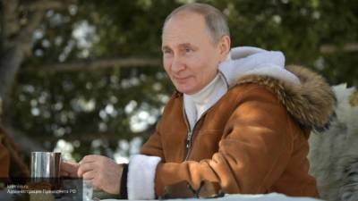 The New York Times усмотрел в фотографиях отдыхающего Путина тайное послание миру