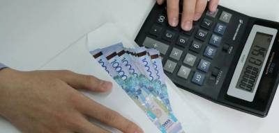 Большинство казахстанцев считают несправедливой свою зарплату