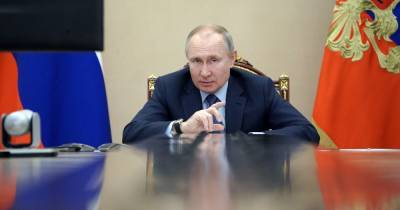 Путин привился от коронавируса: неизвестно чем, но Песков заверил, что все хорошо