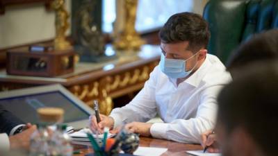 Зеленский подписал указ об изменении санкционных списков: кто попал под ограничения
