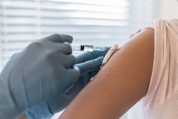На Вологодчине потребность в вакцине от COVID-19 закроют к концу марта