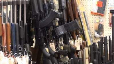 После стрельбы в Колорадо Байден хочет запретить продажу штурмового оружия