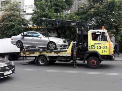 В Киеве водитель отсудил 10 тысяч гривен за безосновательную эвакуацию авто
