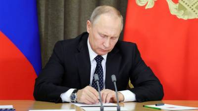 «В связи с утратой доверия»: Путин отправил в отставку арестованного губернатора Пензенской области Белозерцева