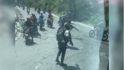 Автобус сборной Белиза по футболу в Гаити остановили вооруженные бандиты
