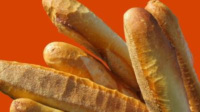 Диетологи запретили есть хлеб людям с заболеваниями ЖКТ