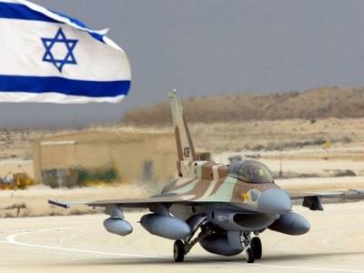 Израиль нанес авиаудар по объектам в секторе Газа в ответ на запуск ракеты