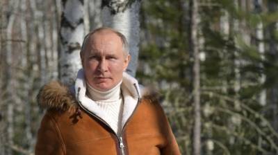 Гинцбург допустил, что Путин привился "Спутником V"