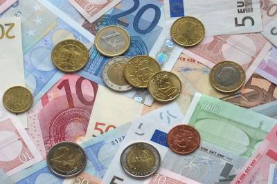 Евро впервые с конца февраля превысил отметку в 91 рубль