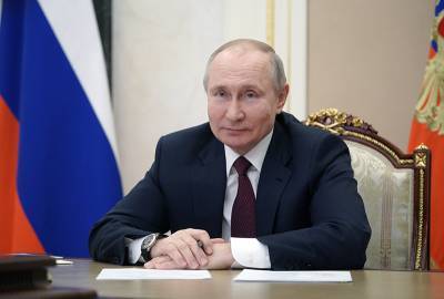 Иммунолог посоветовала Путину поменьше работать после прививки
