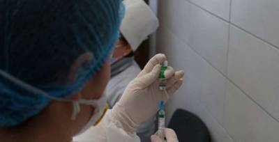 Врач из Черновцов заболела коронавирусом после прививки