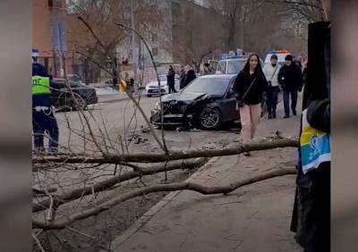 В Москве Mercedes сбил двух женщин, обе скончались в больнице