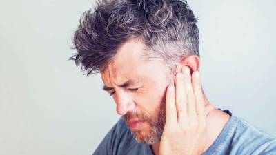 Ученые выяснили, что COVID-19 может привести к потере слуха