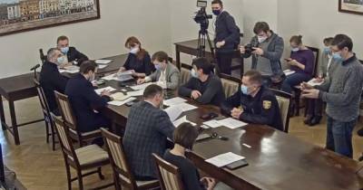 Карантин во Львове опять ужесточают: Садовой объявил новые ограничения