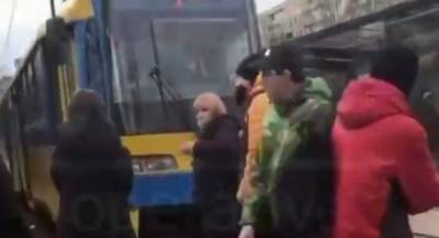 Локдаун в Киеве привел к коллапсу общественного транспорта