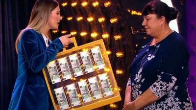 Жительница Кузбасса выиграла миллион рублей и потратила деньги на подарки своим 32 детям