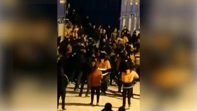 Массовая драка вахтовиков в поселке Мурманской области попала на видео