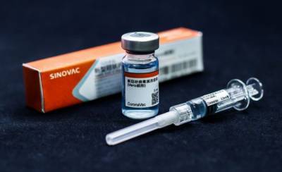 Киев передумал отказываться от китайской вакцины с низкой эффективностью