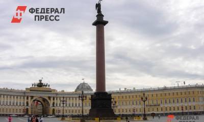 Петербургу летом грозит остаться без половины туристов