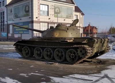 Тюменские ветераны-пограничники купили в курганском кафе танк Т-54