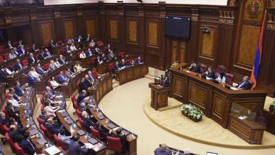 В Армении отменено военное положение под досрочные парламентские выборы