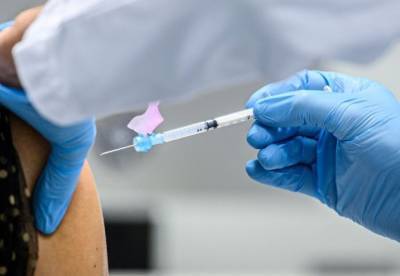 Вакцинация и антитела: сколько длится иммунитет и делать ли прививки, если переболел
