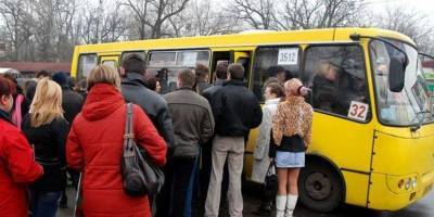 Водители киевских маршруток просят официально запретить им работать во время карантина