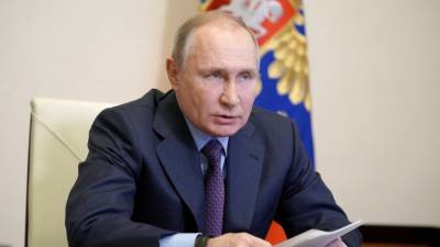 Путин подписал закон о снятии ограничений для назначенных президентом госслужащих