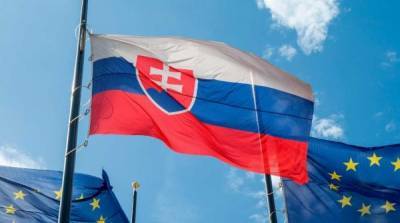 Два словацких министра подали в отставку после скандала со “Спутником V”