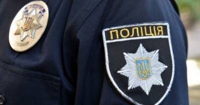 Киевскому полицейскому сообщили о подозрении в избиении прохожего