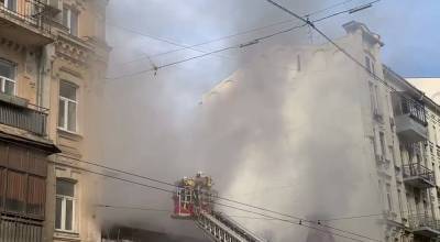 Масштабный пожар в центре Киева: полыхает здание офиса симфонического оркестра, первые кадры