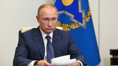 Путин подписал закон об отмене возрастных ограничений для назначаемых им госслужащих