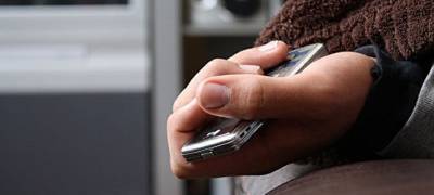 Подросток в Карелии активно помогал другу искать телефон, который сам же и украл