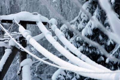 Несколько посёлков в районе Горячего Ключа остались без электричества из-за снега