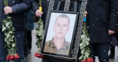 В Кропивницком простились с бойцом, который погиб 20 марта на Донбассе (4 фото)