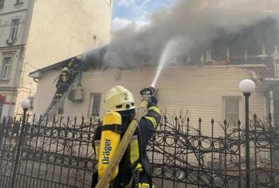 В Киеве загорелся известный ресторан