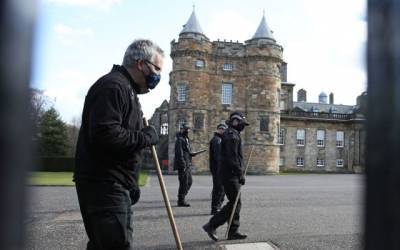 В шотландской резиденции королевы Британии задержали мужчину с СВУ