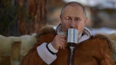 Китайцы в Сети оценили сибирские выходные Путина