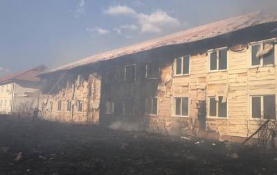 На Закарпатье масштабный пожар: горят два дома