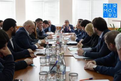 Руслан Алиев провел совещание по вопросам развития ТОСЭР «Каспийск»