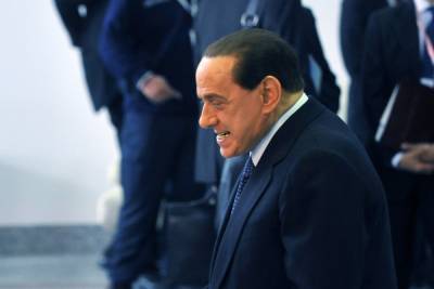 СМИ: Берлускони выписали из больницы