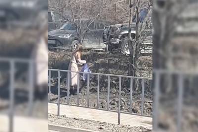 Таинственная Золушка: мэр Благовещенска разыскал девушку, собирающую мусор в городе – Учительская газета